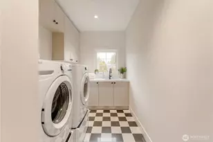 12811 SE 44th Pl, Bellevue, WA 98006 - Photo 36