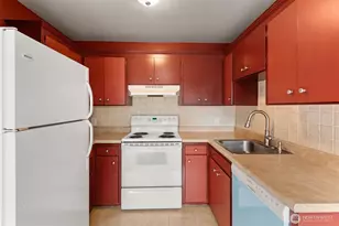 812 100th Ave NE, Bellevue, WA 98004 - Photo 6