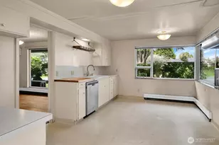 4719 NE Park Pl, Seattle, WA 98115 - Photo 16