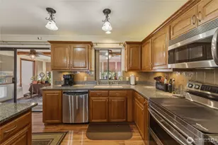 1140 SE Colonial Dr, College Place, WA 99362 - Photo 8