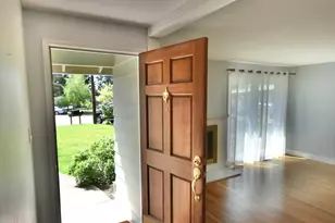 215 163rd Pl SE, Bellevue, WA 98008 - Photo 2