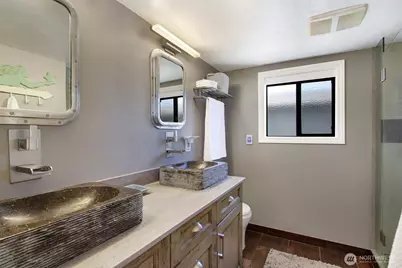 2401 N Northlake Way #B13, Seattle, WA 98103 - Photo 18