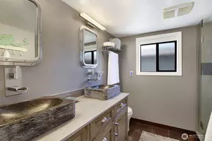 2401 N Northlake Way, Seattle, WA 98103 - Photo 18