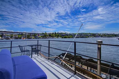 2401 N Northlake Way #B13, Seattle, WA 98103 - Photo 22