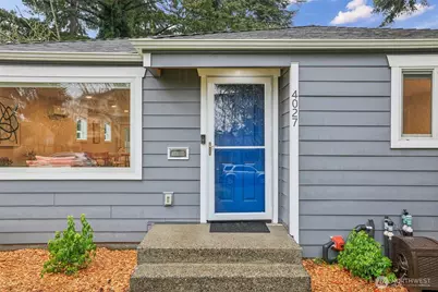 4027 48th Avenue SW, Seattle, WA 98116 - Photo 2
