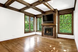 8975 NE 10th St, Bellevue, WA 98004 - Photo 8