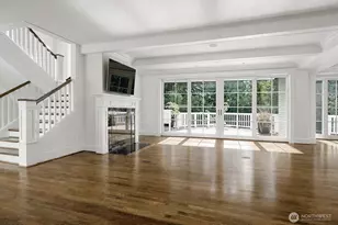 8975 NE 10th St, Bellevue, WA 98004 - Photo 2