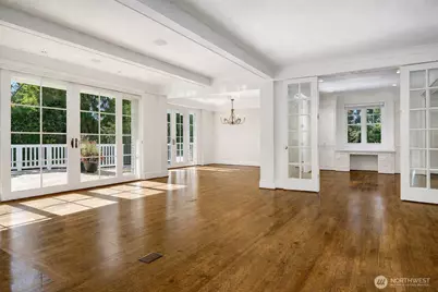 8975 NE 10th Street, Bellevue, WA 98004 - Photo 4