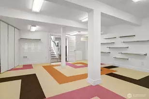 8975 NE 10th St, Bellevue, WA 98004 - Photo 18