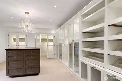 8975 NE 10th Street, Bellevue, WA 98004 - Photo 24