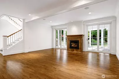 8975 NE 10th Street, Bellevue, WA 98004 - Photo 14