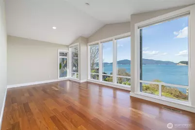 2720 Oakes Avenue, Anacortes, WA 98221 - Photo 12