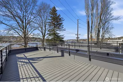 2010 Fairview Avenue E #B, Seattle, WA 98102 - Photo 32