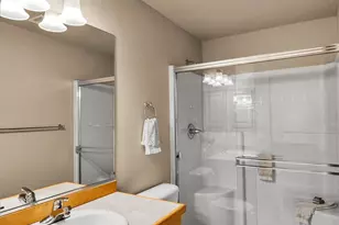 915 N Laurel Ln, Tacoma, WA 98406 - Photo 16