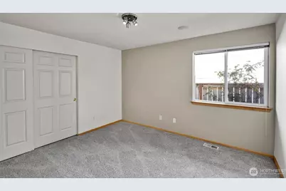 915 N Laurel Lane, Tacoma, WA 98406 - Photo 12