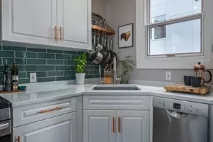 626 13th Ave E, Seattle, WA 98102 - Photo 8