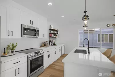 11014 6th Avenue W #A, Everett, WA 98204 - Photo 2