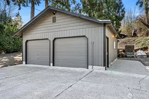 16714 Pleasant Beach Dr SE, Yelm, WA 98597 - Photo 32
