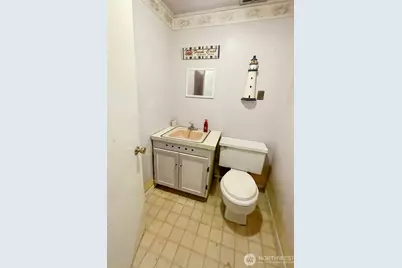 19 Fairley Street, Raymond, WA 98577 - Photo 14