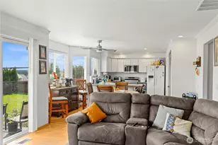 13617 68th Ave Ct E, Puyallup, WA 98373 - Photo 10