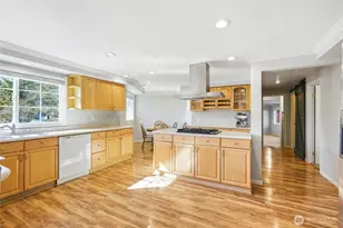 7919 194th Pl SW, Edmonds, WA 98026 - Photo 4