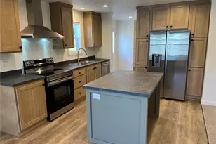 512 SW Berry Lake Rd, Port Orchard, WA 98367 - Photo 2