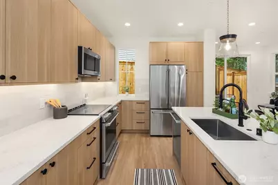 11812 NE 103rd Place, Kirkland, WA 98033 - Photo 8