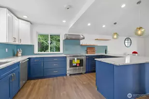 19810 Soundview Dr NW, Stanwood, WA 98292 - Photo 10