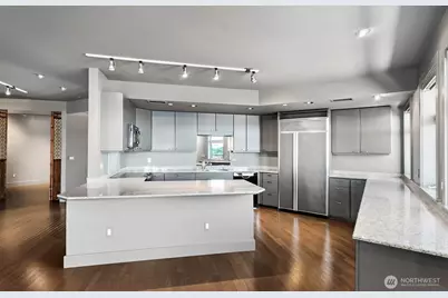 745 Bellevue Avenue E #402, Seattle, WA 98102 - Photo 18