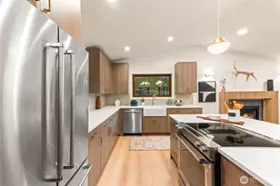 15817 SE Newport Way, Bellevue, WA 98006 - Photo 10