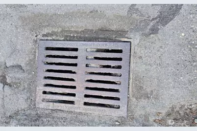 2306 W Valley Highway E, Edgewood, WA 98372 - Photo 10