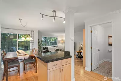 10045 NE 138th Place #E5, Kirkland, WA 98034 - Photo 8