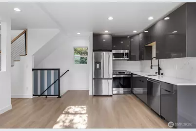 4047 25th Avenue W, Seattle, WA 98199 - Photo 6