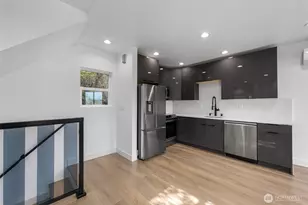 4047 25th Ave W, Seattle, WA 98199 - Photo 4