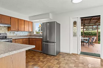 1729 121st Street S, Tacoma, WA 98444 - Photo 2