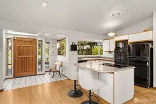 10529 NE 20th Pl, Bellevue, WA 98004 - Photo 6