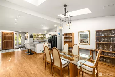 10529 NE 20th Place, Bellevue, WA 98004 - Photo 8