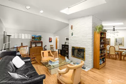 10529 NE 20th Place, Bellevue, WA 98004 - Photo 14