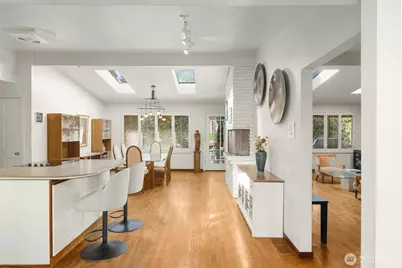 10529 NE 20th Place, Bellevue, WA 98004 - Photo 4