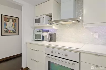 135 N 46th Street #101, Seattle, WA 98103 - Photo 6