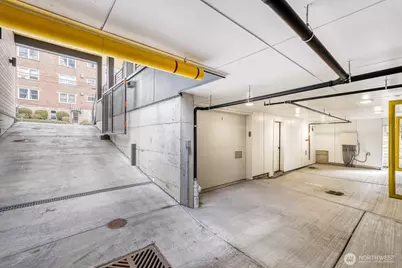 517 Howe Street #B, Seattle, WA 98109 - Photo 28