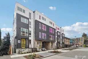 517 Howe St, Seattle, WA 98109 - Photo 2