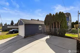 1740 4th St, Bremerton, WA 98337 - Photo 18
