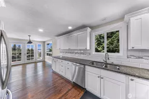 14055 Madrona Dr, Anacortes, WA 98221 - Photo 16