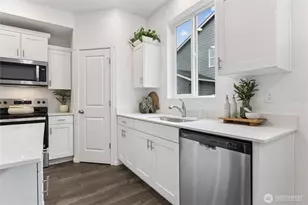 10802 188 St E, Puyallup, WA 98374 - Photo 16