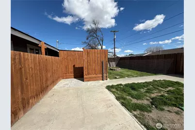 305 N Earl Road, Moses Lake, WA 98837 - Photo 4