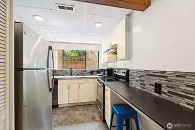 9533 Lake Shore Boulevard NE #A, Seattle, WA 98115 - Photo 12