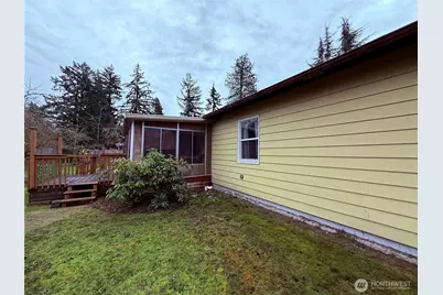 8811 Wildwood Avenue SW, Lakewood, WA 98498 - Photo 8