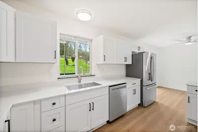 3606 Waller Road E, Tacoma, WA 98443 - Photo 6