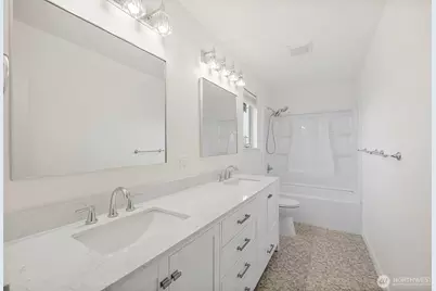 3606 Waller Road E, Tacoma, WA 98443 - Photo 14